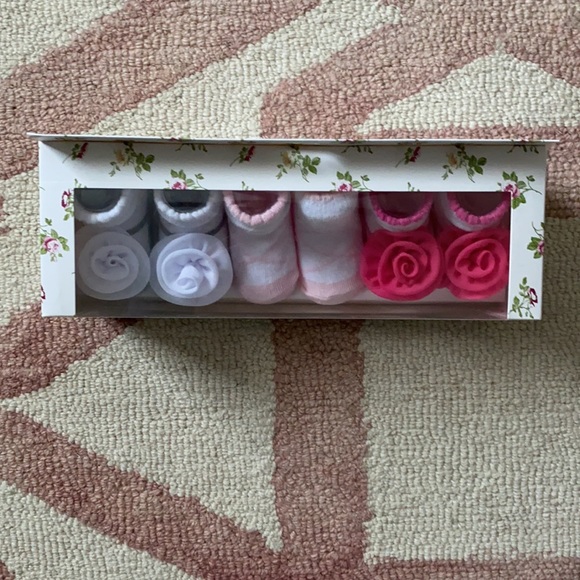 Laura Ashley 3 Pair Baby Girl Sock-Shoes - Picture 3 of 4